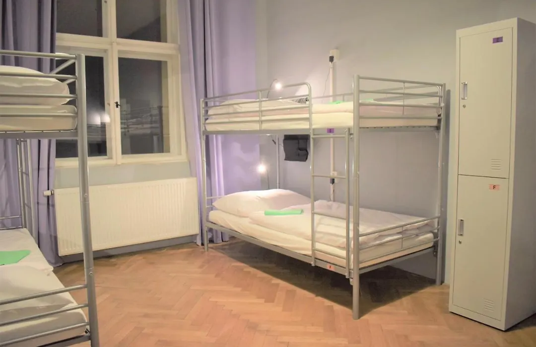 Globe Hostel Prague Adults Only-1